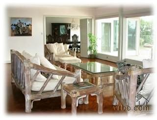 Casual living room - Honolulu, Oahu, HI - Hawaii Vacation Rental - Beautiful Villa Accommodations